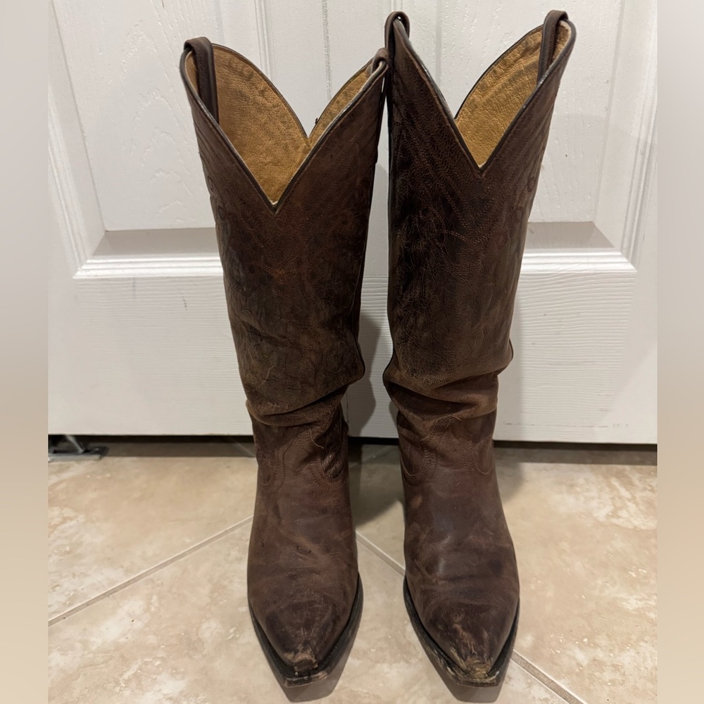 Brown Leather Size 9 very loved Shyanne Boots